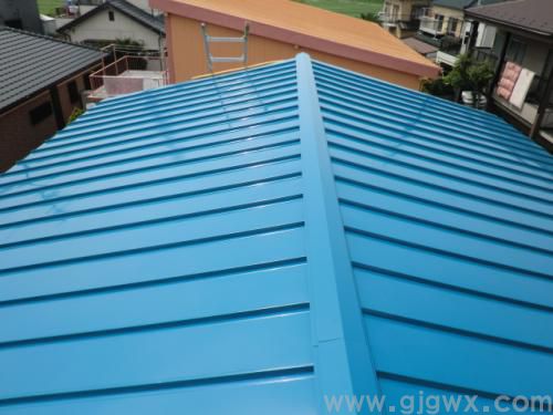 彩鋼瓦屋面出現(xiàn)漏水和生銹,該如何修復翻新?(圖1) 彩鋼瓦屋面出現(xiàn)漏水和生銹,該如何修復翻新?(圖1)